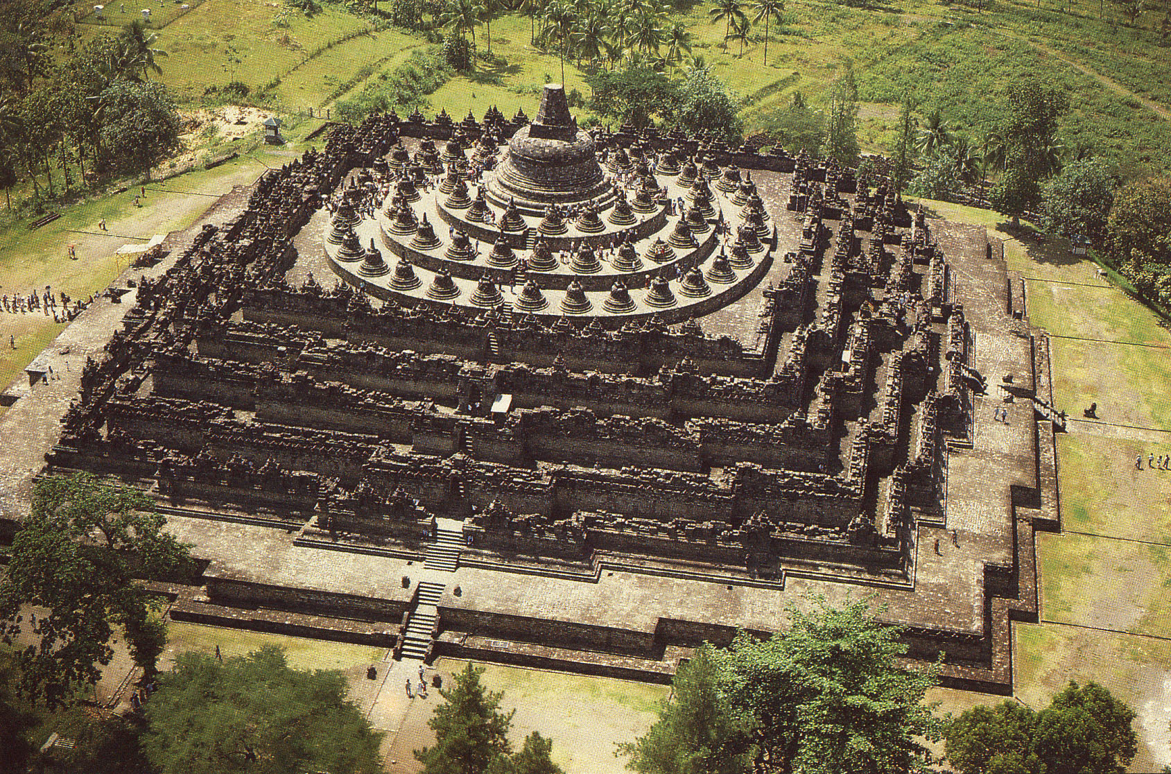 Borobudur – the World’s Largest Buddhist Temple – Siam Rat Blog