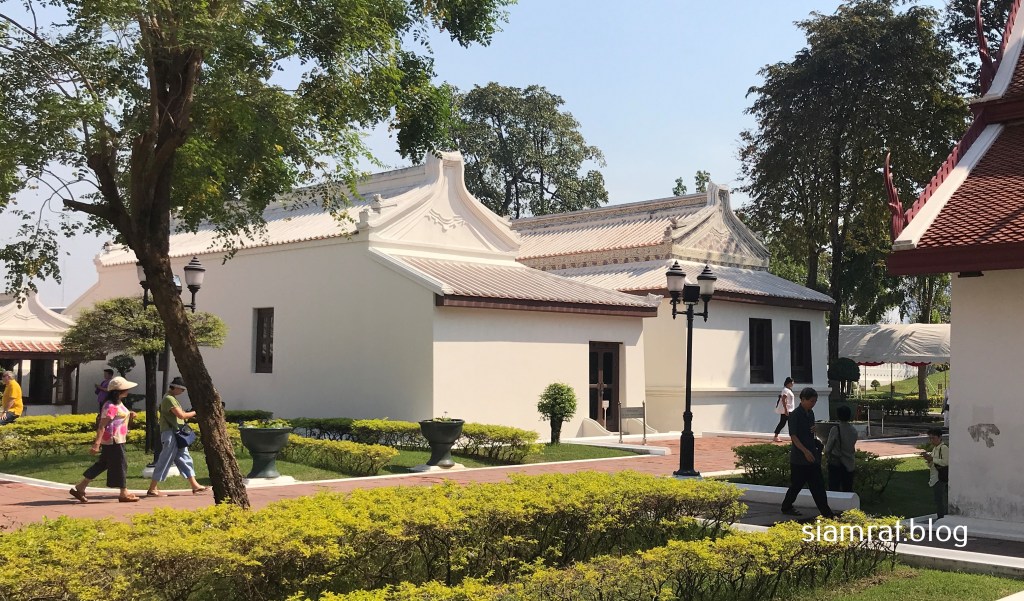two small buildings in chinese style